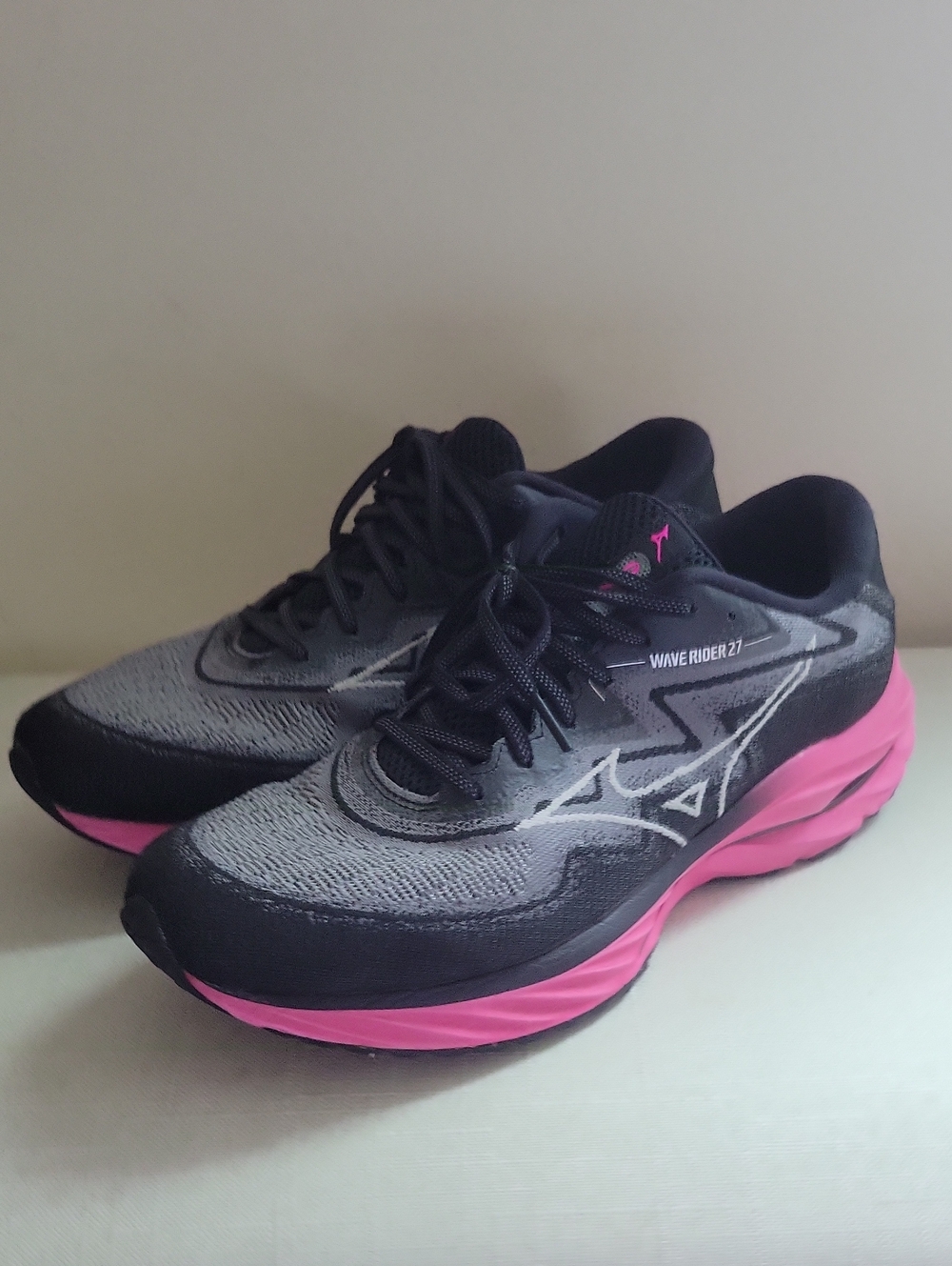 Mizuno Wave Rider 27 Men’s Running Shoes Project Zero Cancer Awarness Black Pink